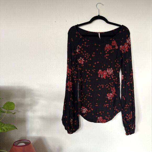 Free People To the Tropics Black Floral Blouson Sleeve Top - Picture 4 of 9